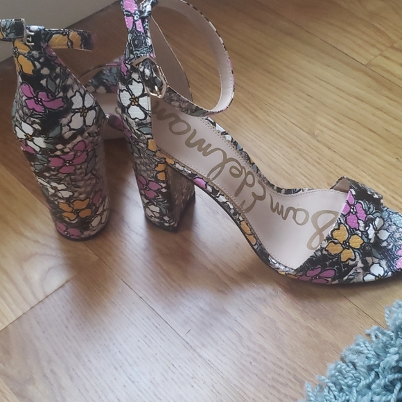 Multicolored open toe/ankle strap - Picture 4 of 4